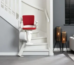 Monte-escalier intérieur compact sur escalier étroit