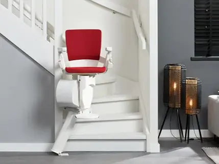 Siège élévateur (monte-escalier) à Granville – intérieur